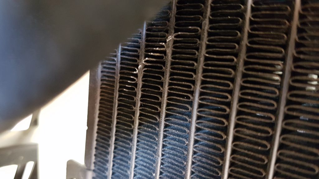 Name:  right radiator [1024x768].jpg
Views: 394
Size:  88.0 KB